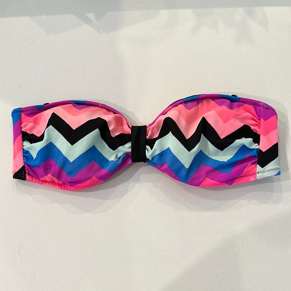 Victorias Secret- PINK Chevron Bandeau Bikini Top. Size M